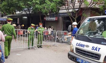 Lực lượng chức năng TP Hải Dương phong tỏa khu vực liên quan ca dương tính SARS-CoV-2.