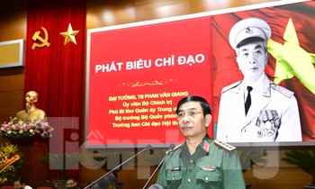 Đại tướng Võ Nguyên Giáp - Tổng Tư lệnh văn võ song toàn