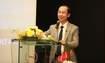 Diễn giả Francis Hùng