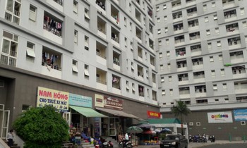 Tại KTX hiện đại nhất Hà Nội, quyền lợi hàng nghìn sinh viên bị ‘bỏ quên’.