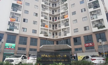 Tin mới vụ dân chung cư Hà Nội bị cắt điện nước rao bán nhà để phản đối