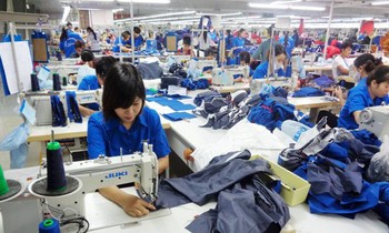 Theo thống kê, lương trung bình lao động Việt thấp hơn 10 lần so với khu vực
