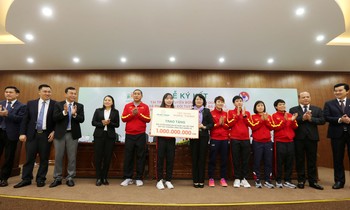 Bóng đá nữ Việt Nam sẽ có 100 tỷ đồng để hướng tới mục tiêu tham dự World Cup.