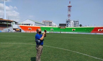 HLV Park Hang Seo trên sân Quy Nhơn của CLB Bình Định.