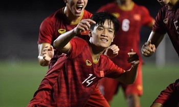 Hoàng Đức chấn thương là tin xấu đối với đội tuyển Việt Nam.