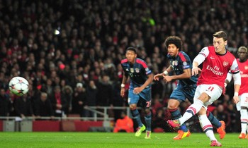 Ozil và pha đá hỏng penalty đáng trách sáng nay.