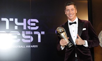 Ngôi sao Lewandowski giành giải Cầu thủ xuất sắc nhất 2020
