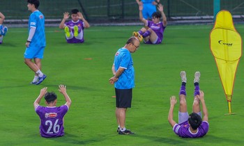 Danh sách đội tuyển lộ mật, ông Park nổi cáu