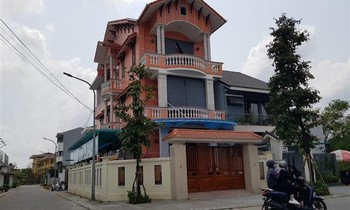 Lô đất A7, tổ số 3 khu vực 5 với diện tích 195,2m2 được bán chỉ định cho ông Huỳnh Cư - Nguyên Bí thư Thành uỷ Huế. Ảnh: Việt Dũng/VTC