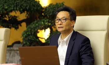 Phó Thủ tướng Vũ Đức Đam chủ trì cuộc họp Ban chỉ đạo Quốc gia phòng chống dịch COVID-19, chiều 9/4. Ảnh: Đ.N
