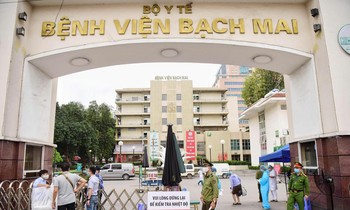 BV Bạch Mai nói về lý do hàng loạt nhân viên xin chuyển công tác