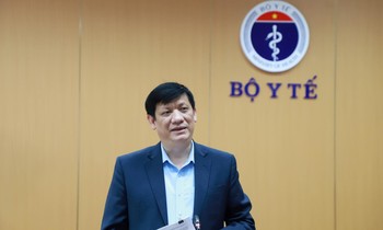 Bộ trưởng Y tế: Nguy cơ dịch bùng phát, địa phương nâng cao cảnh giác