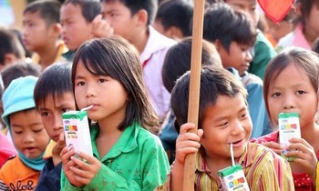 Đề xuất sinh con thứ 2 được tặng gần 9 triệu đồng