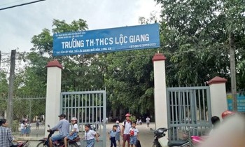Trường học nơi xảy ra sự việc. Ảnh: Hồng Phượng.