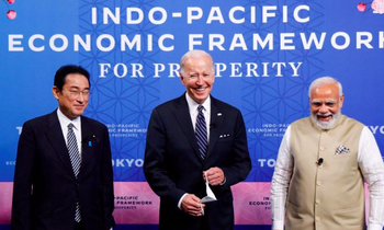 Lãnh đạo Nhật Bản, Mỹ và Ấn Độ tại lễ khởi động thảo luận về IPEF tại Tokyo ngày 23/5. (Ảnh: Reuters)