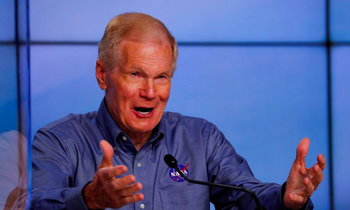 Giám đốc NASA Bill Nelson. (Ảnh: Reuters)