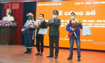 Khen thưởng người hùng cứu bé gái trong vụ cháy ở Hà Nội