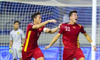 Chiến thắng của ĐTVN "đá bay"…Fanpage bóng đá Malaysia