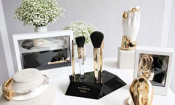 11 cách hay và nhanh nhất để làm sạch tất cả mọi thứ trong túi trang điểm của bạn