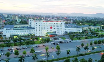 Phong tỏa khoa sản bệnh viện lớn nhất Bắc Trung Bộ liên quan ca dương tính SARS-CoV-2