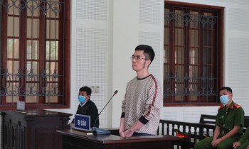 Bị cáo Bùi Hữu Thắng tại toà