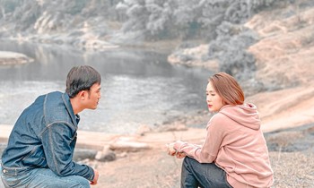 Hình ảnh hậu trường của Hồng Diễm và Doãn Quốc Đam