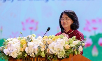Phó Chủ nước Đặng Thị Ngọc Thịnh phát biểu tại Đại hội.