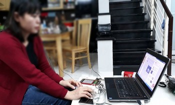 Chị S chia sẻ với các phóng viên