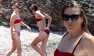 'Búp bê Nga' Maria Sharapova diện bikini thả dáng ở Ý