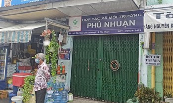 Văn phòng hợp tác xã môi trường Phú Nhuận đóng kín cửa những ngày qua.