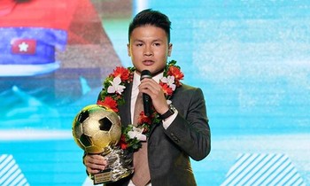Nguyễn Quang Hải đoạt Quả bóng vàng Việt Nam 2018.