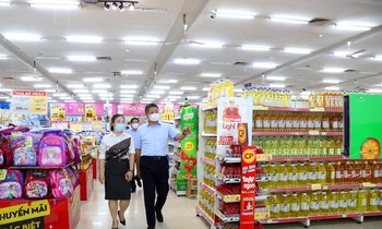 Lãnh đạo thành phố Hà Nội kiểm tra siêu thị trên địa bàn