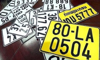 Thành phố Hà Nội có khoảng 135.000 ô tô kinh doanh phải đổi sang biển số màu vàng.