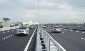 Đường cao tốc Vành đai 4 được thiết kế cầu cạn tương tự như đường trên cao nội đô Hà Nội. Ảnh: Trọng Đảng