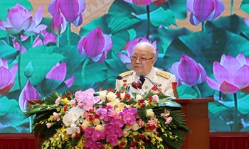 Đại tá Nguyễn Huy Du, ủy viên Ban liên lạc truyền thống quyết tử Liên khu I, Trung đoàn Thủ đô anh hùng.