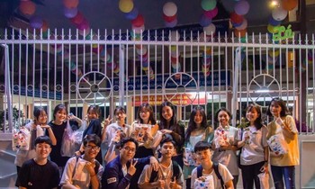 “Lá” và câu chuyện của những người trẻ mê thiện nguyện