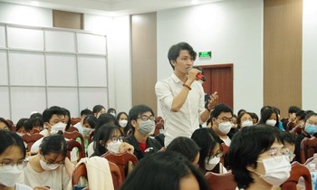 Ứng phó thế nào với tệ nạn quấy rối tình dục?