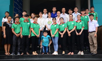 Nhà Văn hóa Sinh viên TP. HCM trao học bổng “Hy vọng” cho sinh viên