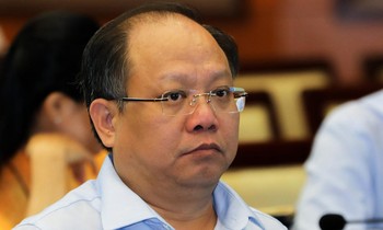 Ông Tất Thành Cang vừa bị khởi tố trong vụ án thứ hai liên quan tới ông, là việc chuyển nhượng 32ha đất Phước Kiển.