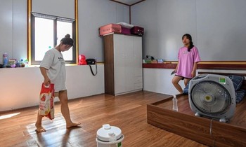 Cuộc sống thuê trọ trong các biệt thự triệu USD bỏ hoang ở Hà Nội