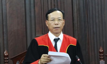 Thẩm phán Nguyễn Trí Tuệ tuyên án giám đốc thẩm vụ Hồ Duy Hải.