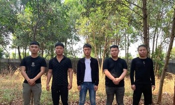 5 đối tượng Trung Quốc trong đường dây do Ric người Campuchia tổ chức vượt biên bị tạm giữ. Ảnh: Phòng ANĐT