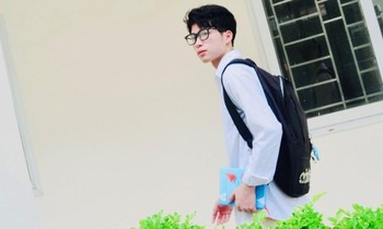 Nam sinh trường Cao đẳng Dược Trung ương Hải Dương chạy xe 50 cây số để giao một đơn hàng