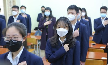 Đề nghị lịch sử là môn học bắt buộc