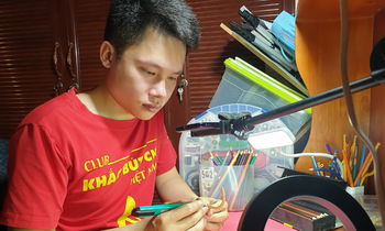 Câu chuyện 10 năm đam mê điêu khắc bút chì của chàng Tiktoker triệu view