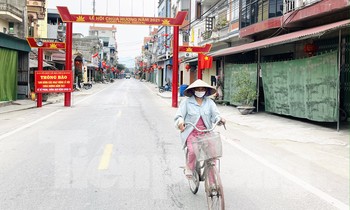 Chùa Hương vắng vẻ đìu hiu trong mùa dịch COVID-19