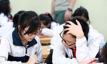 Thí sinh ra khỏi tỉnh, phải báo cáo giáo viên chủ nhiệm