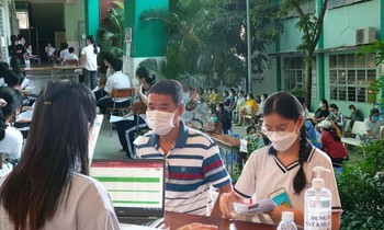 Teen TP.HCM tiêm vắc-xin COVID-19: Hào hứng vì sắp có "thẻ xanh", mong sớm được đến trường