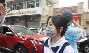Thầy cô và Gen Z "react" đề thi Ngữ Văn 10 TP.HCM: Không đánh đố, phân loại học sinh khá tốt
