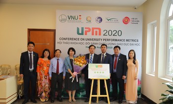 Trường ĐH Nguyễn Tất Thành lọt Top 5 trường đại học định hướng ứng dụng 4 sao